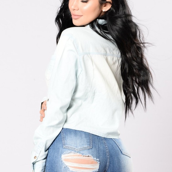 Fashion Nova Light Wash Denim Crop Top - Picture 2 of 3